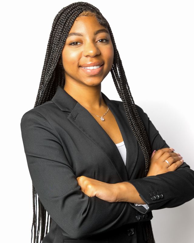 Headshot photography by Swavey Shots